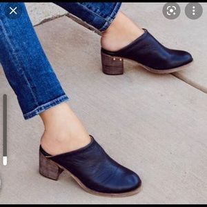 Beek Flicker clog